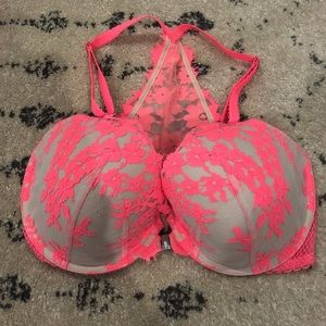 Victoria Secret Very Sexy Push Up Bra. Size 32DDD